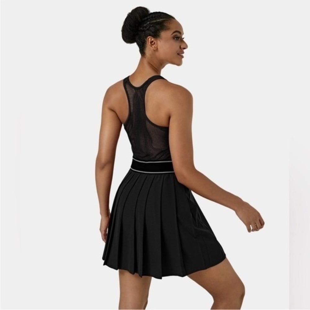 NWT Halara Black and White Racerback Pleated Mini Dress mesh back Size M‎